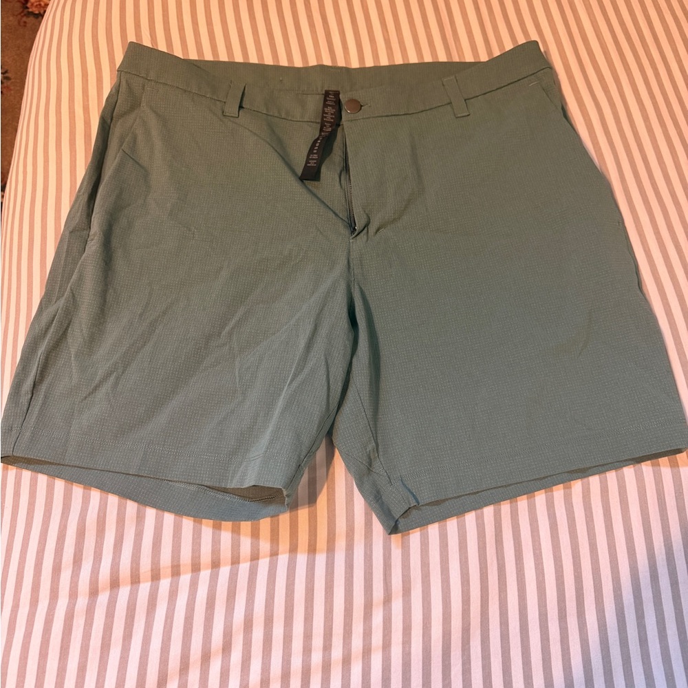 Lululemon Commission classic fit 7”